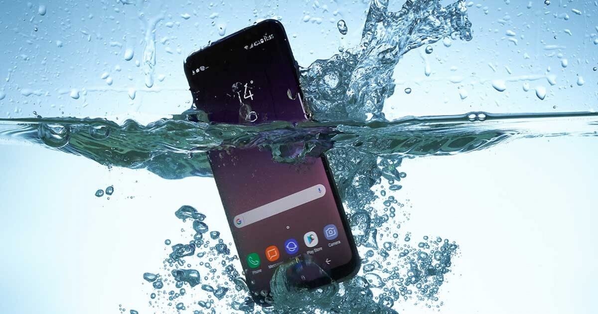 Как защитить телефон от воды: советы и мифы о влагозащите