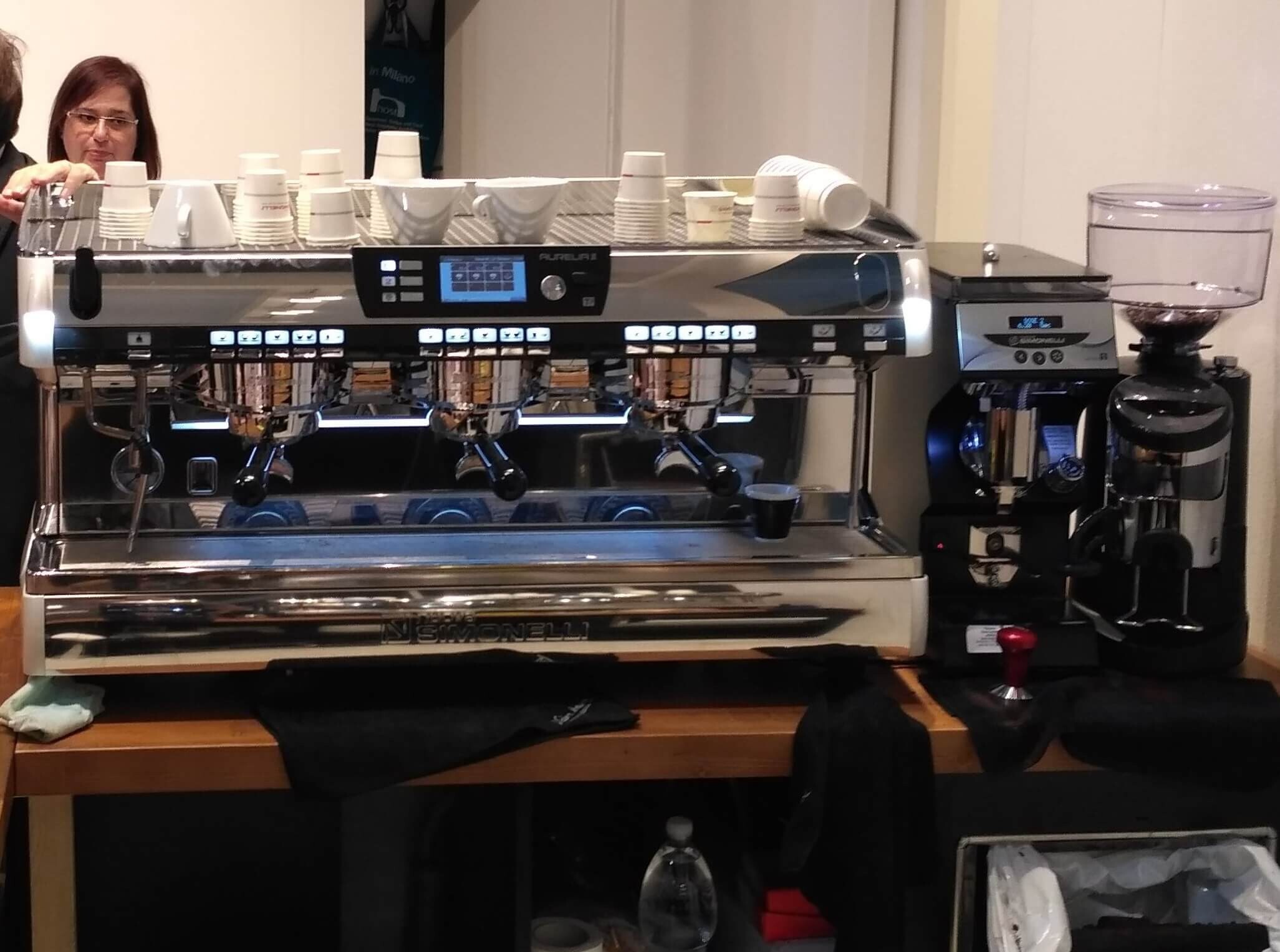 Выбор профессиональной кофемашины: бренды Nuova Simonelli, La Marzocco